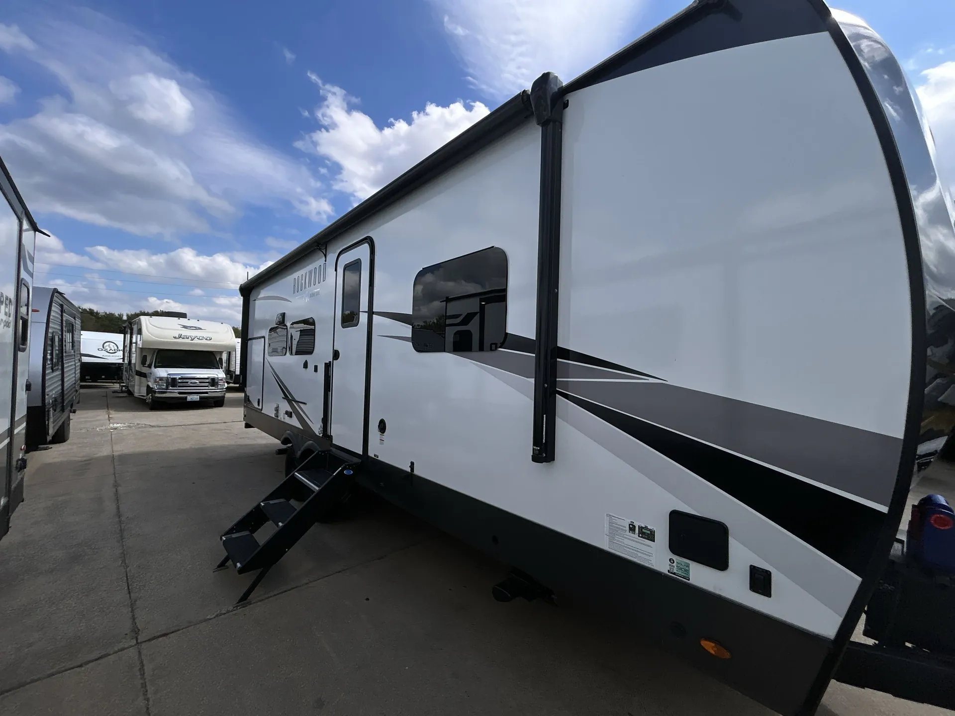 2024 Forest River Rockwood Signature 8265KBS — campside