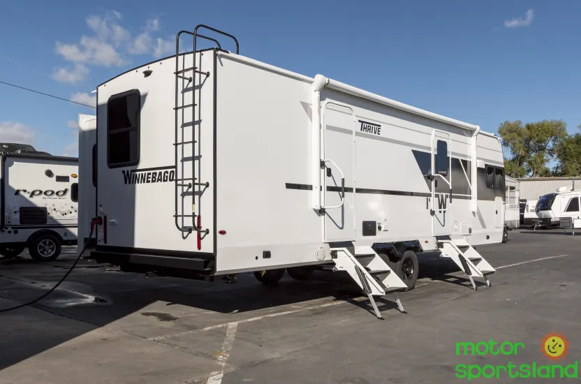 2026 Winnebago Thrive 26FKD - Photo 4