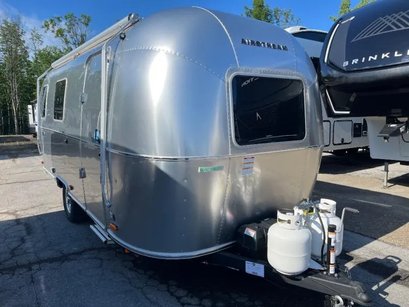 2026 Airstream World Traveler 22RB - Main photo