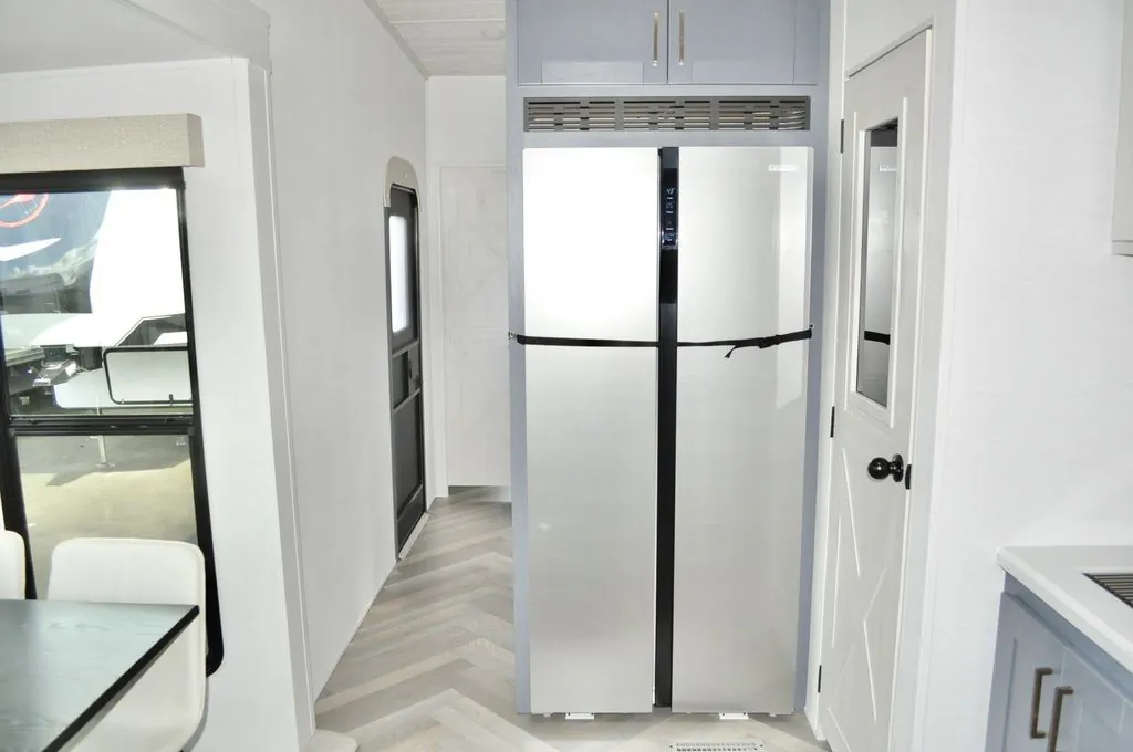 2025 Prime Time Crusader 375FLS, Photos photo 16