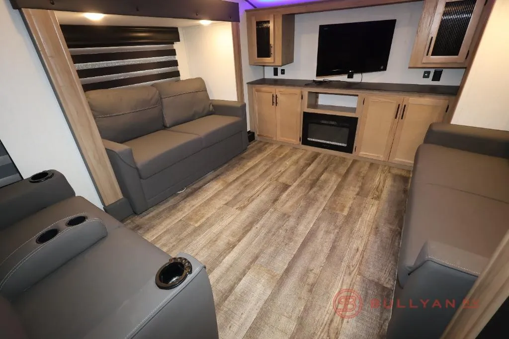 2023 Forest River Cherokee Arctic Wolf Suite 3910 - Photo 4