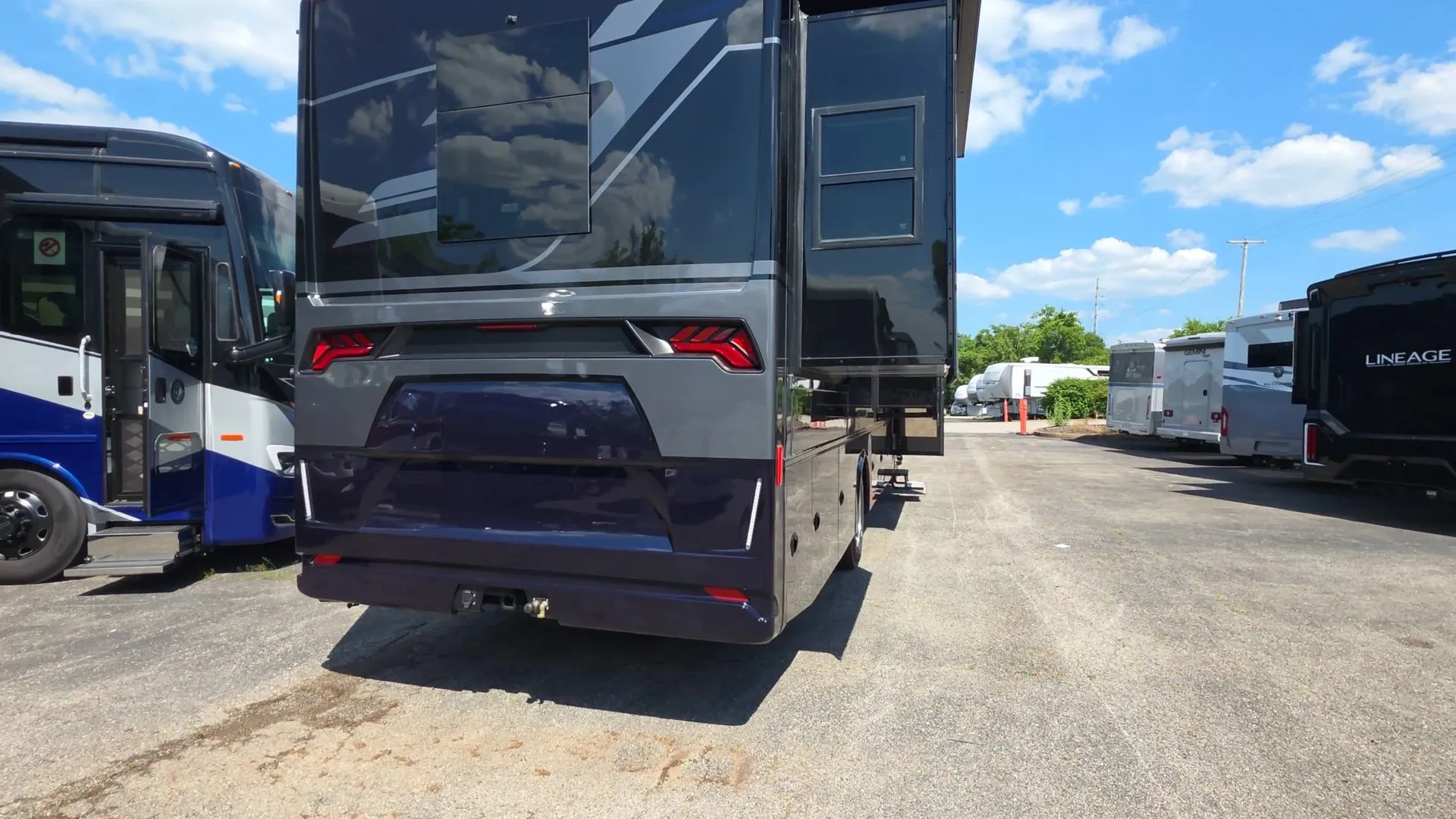 2027 Tiffin Allegro Bay 38 AB - Photo 4