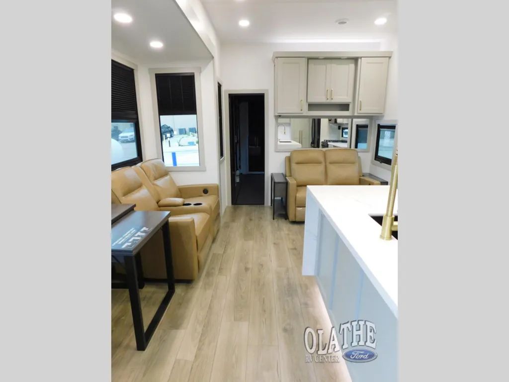 2026 Brinkley Model G 4100, Photos photo 15