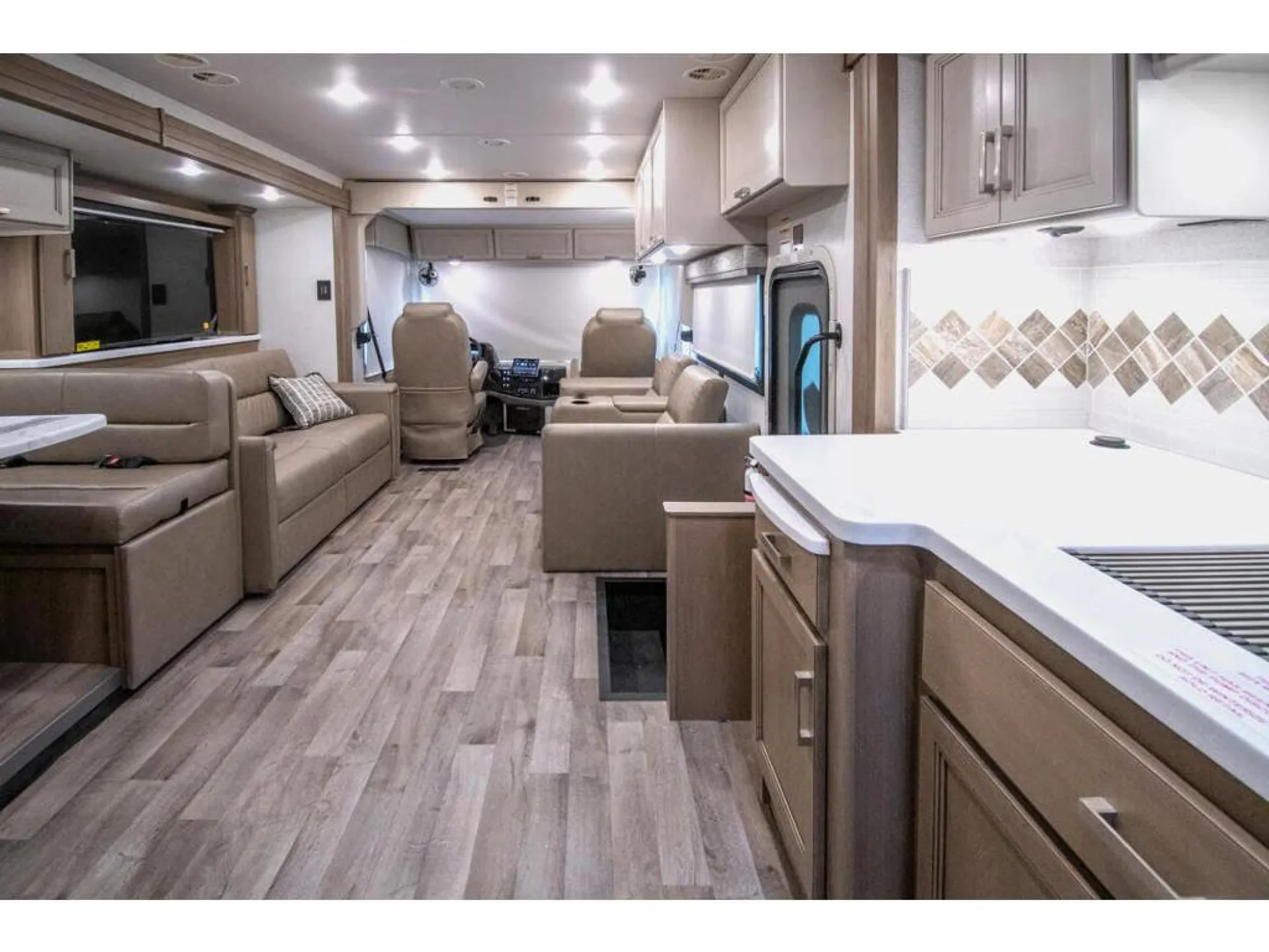 2026 Thor Motor Coach Palazzo GT 37.4 - Photo 3