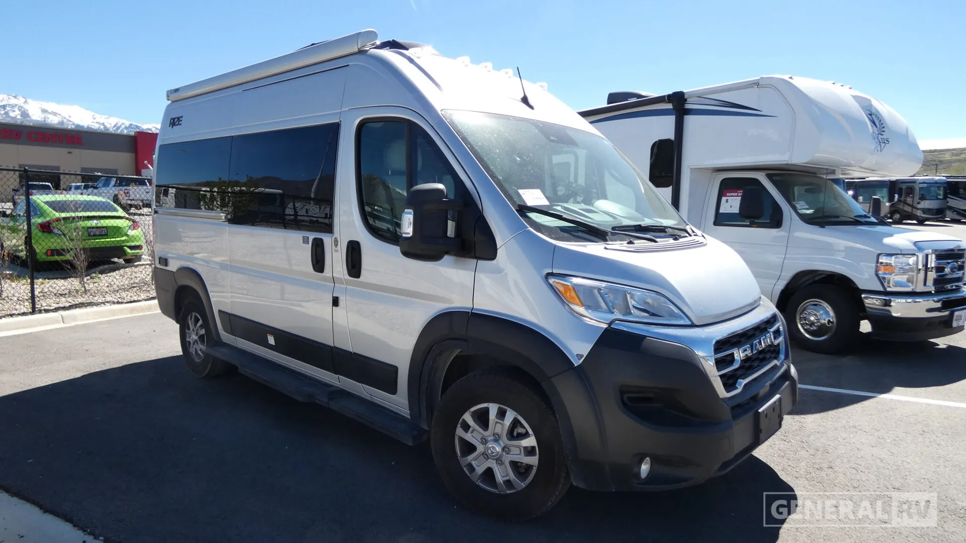 2024 Thor Motor Coach Rize 18M - Photo 2