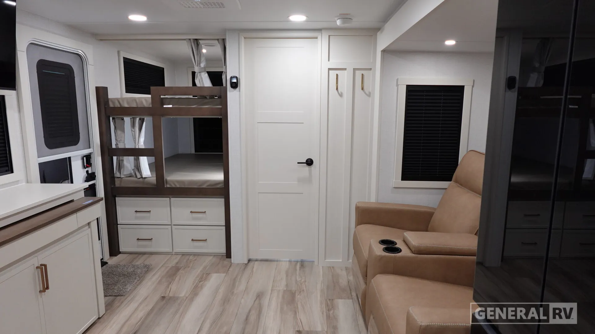 2026 Brinkley Model Ix 24X - Photo 3