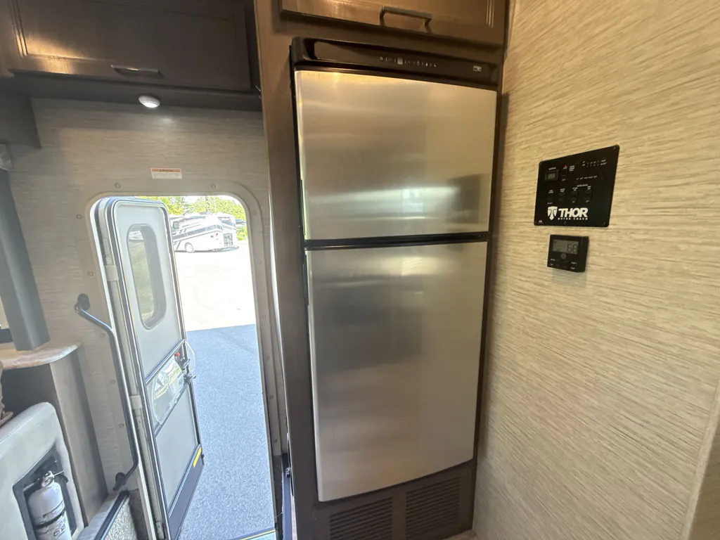 2022 Thor Motor Coach Freedom Traveler A32, Photos photo 9