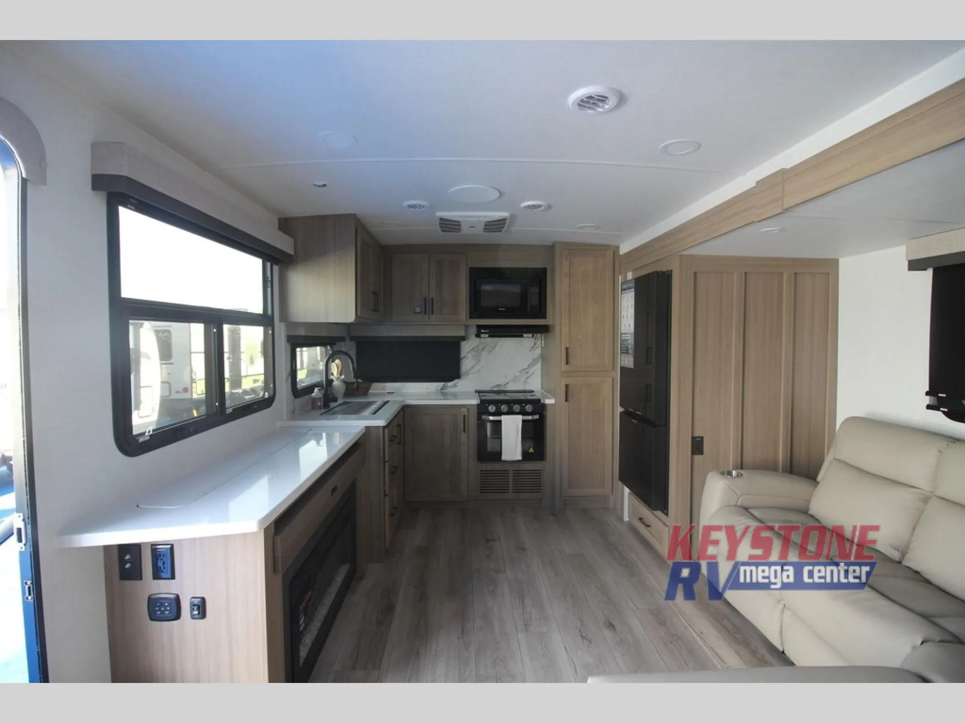 2027 Forest River Flagstaff Super Lite 27RKS — Photo 7