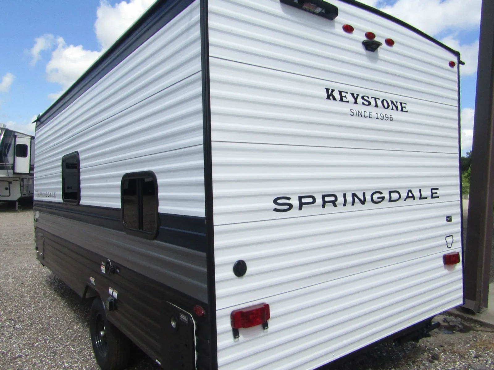 2027 Keystone Springdale Mini 1610BH - Photo 4