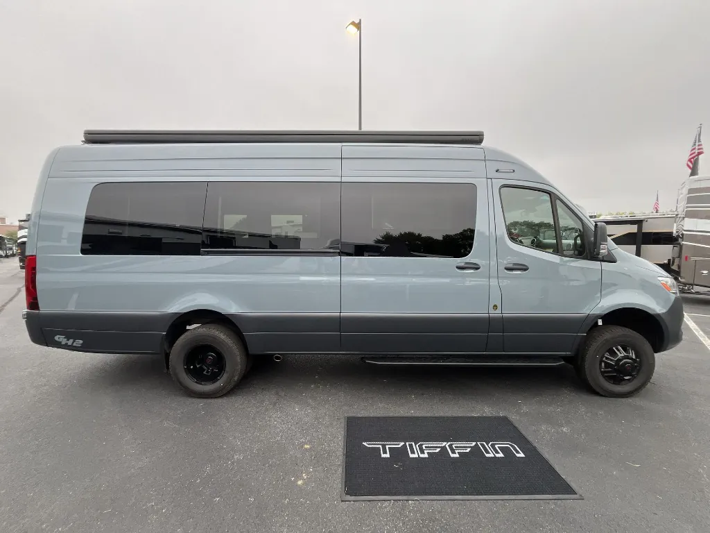 2027 Tiffin GH2 24FV - Photo 2
