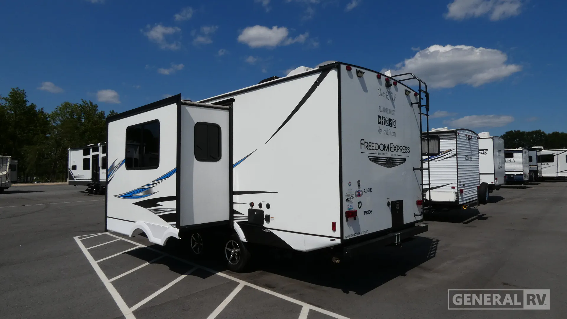 2021 Coachmen Freedom Express Ultra Lite 238BHS - Photo 4