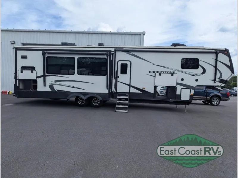 2022 Coachmen Brookstone 374RK - Photo 3