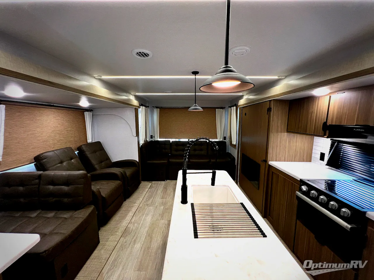 2025 Forest River Wildwood 32RET dealer photo 5 from Optimum RV