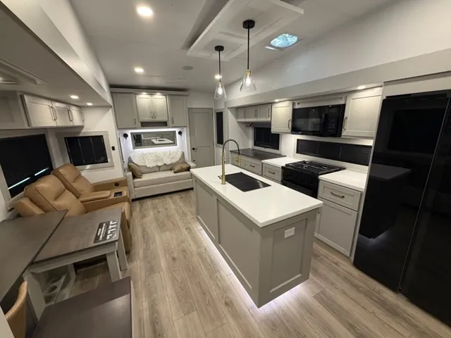 2026 Brinkley Model Z 3515 - Photo 4