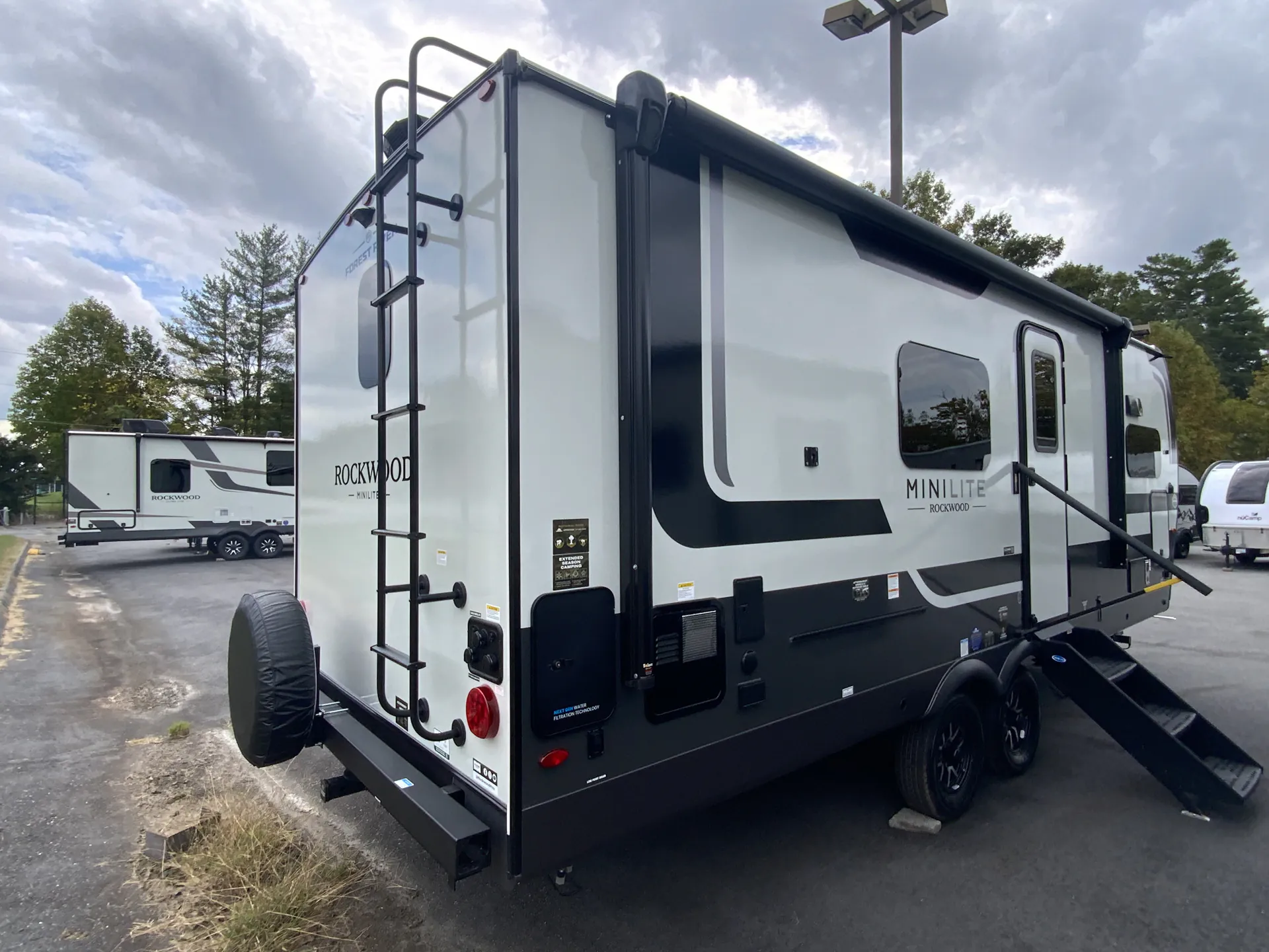 2027 Forest River Rockwood Mini Lite 2523MBR — Photo 5