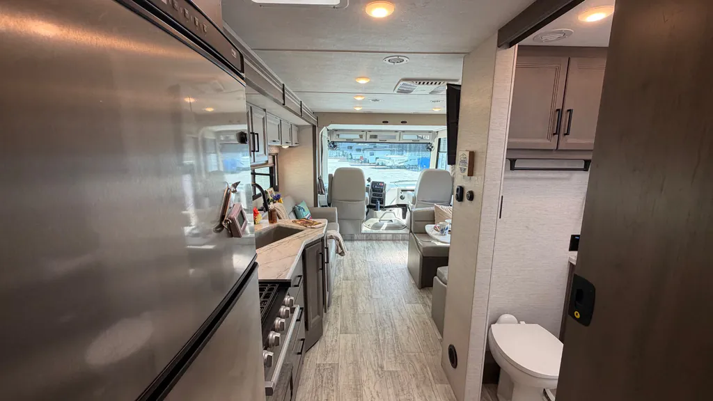 2025 Thor Motor Coach Freedom Traveler A29, Photos photo 5