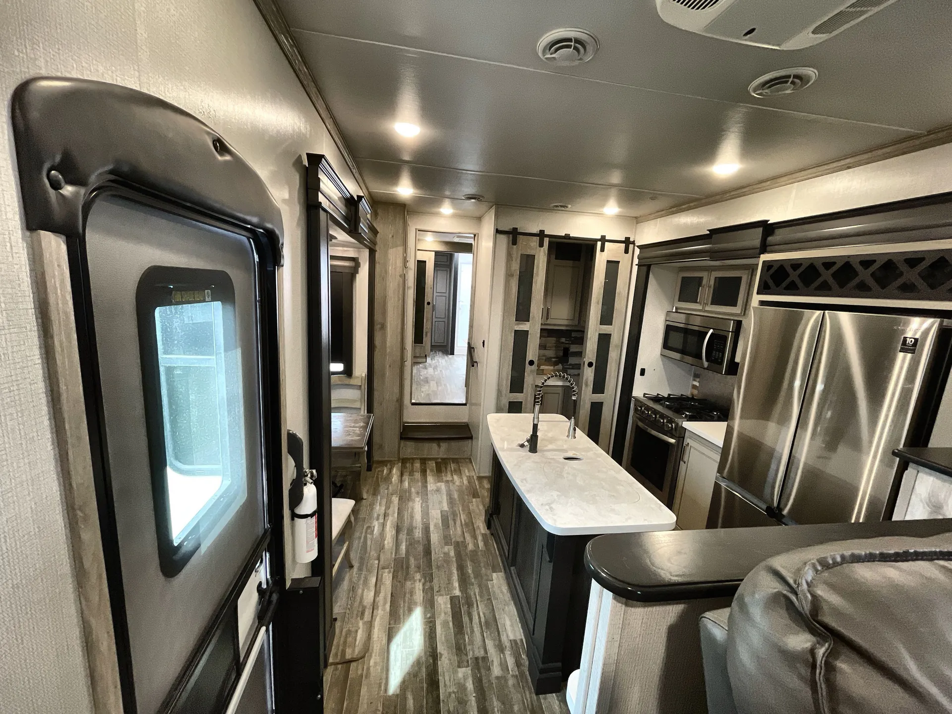 2022 Keystone Alpine 3712KB — living area main
