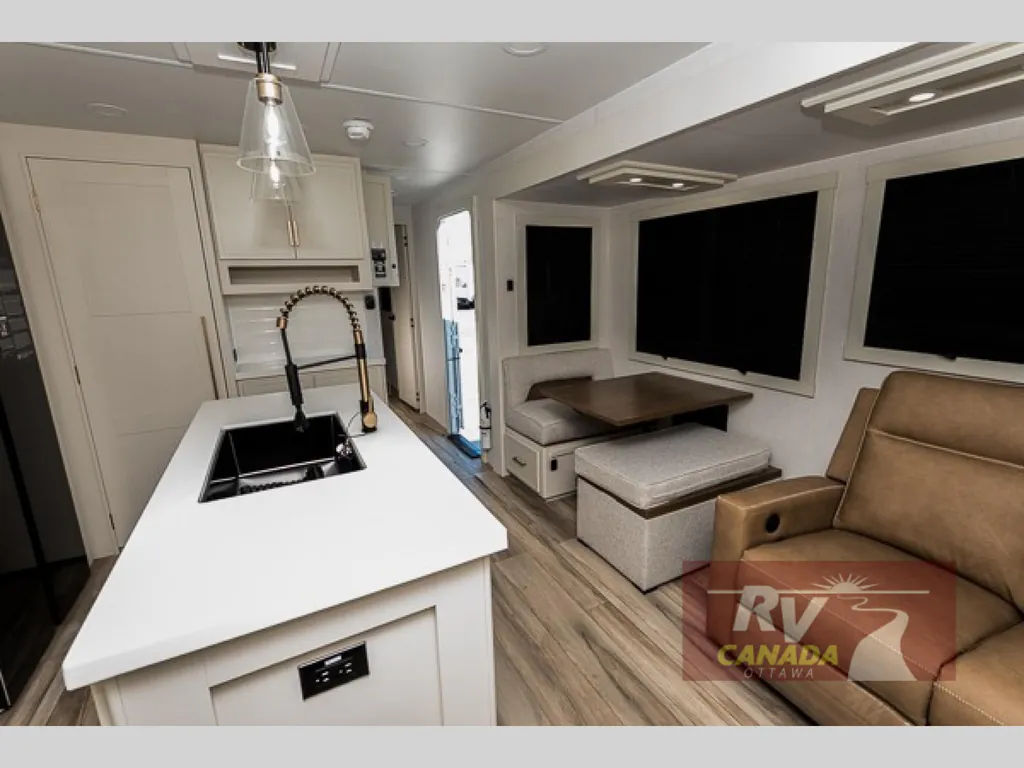 2027 Brinkley Model Z AIR 315, Photos photo 19