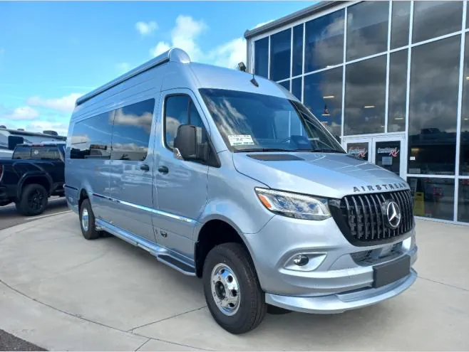 2026 Airstream Interstate 24GT AWD - Photo 2