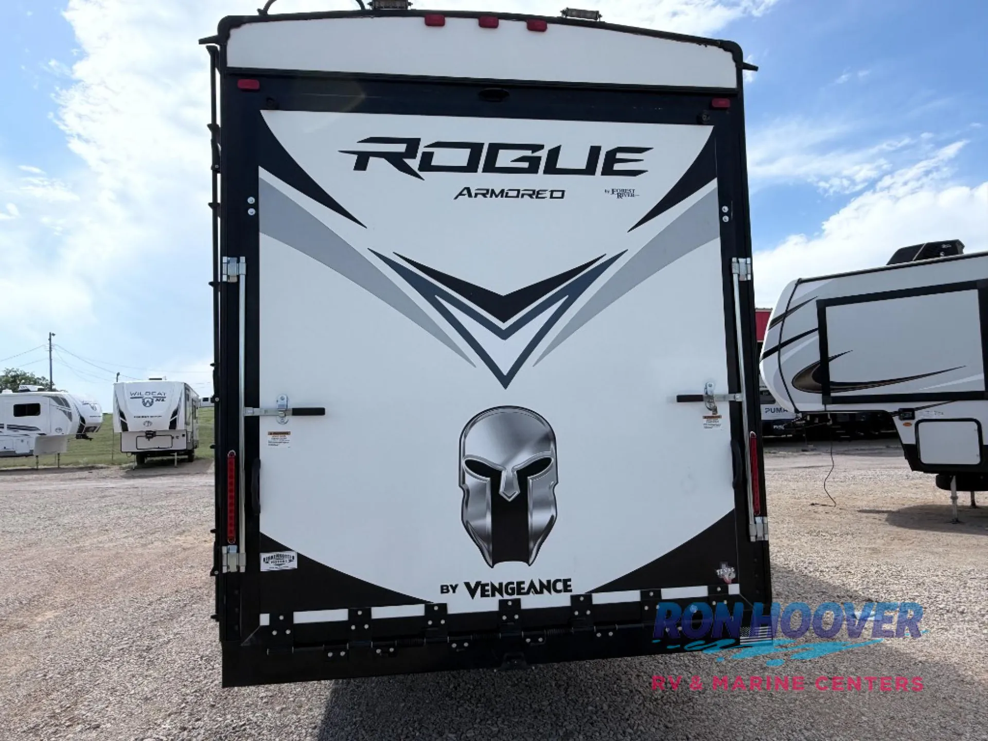 2021 Forest River Vengeance Rogue Armored 351 — Photo 7