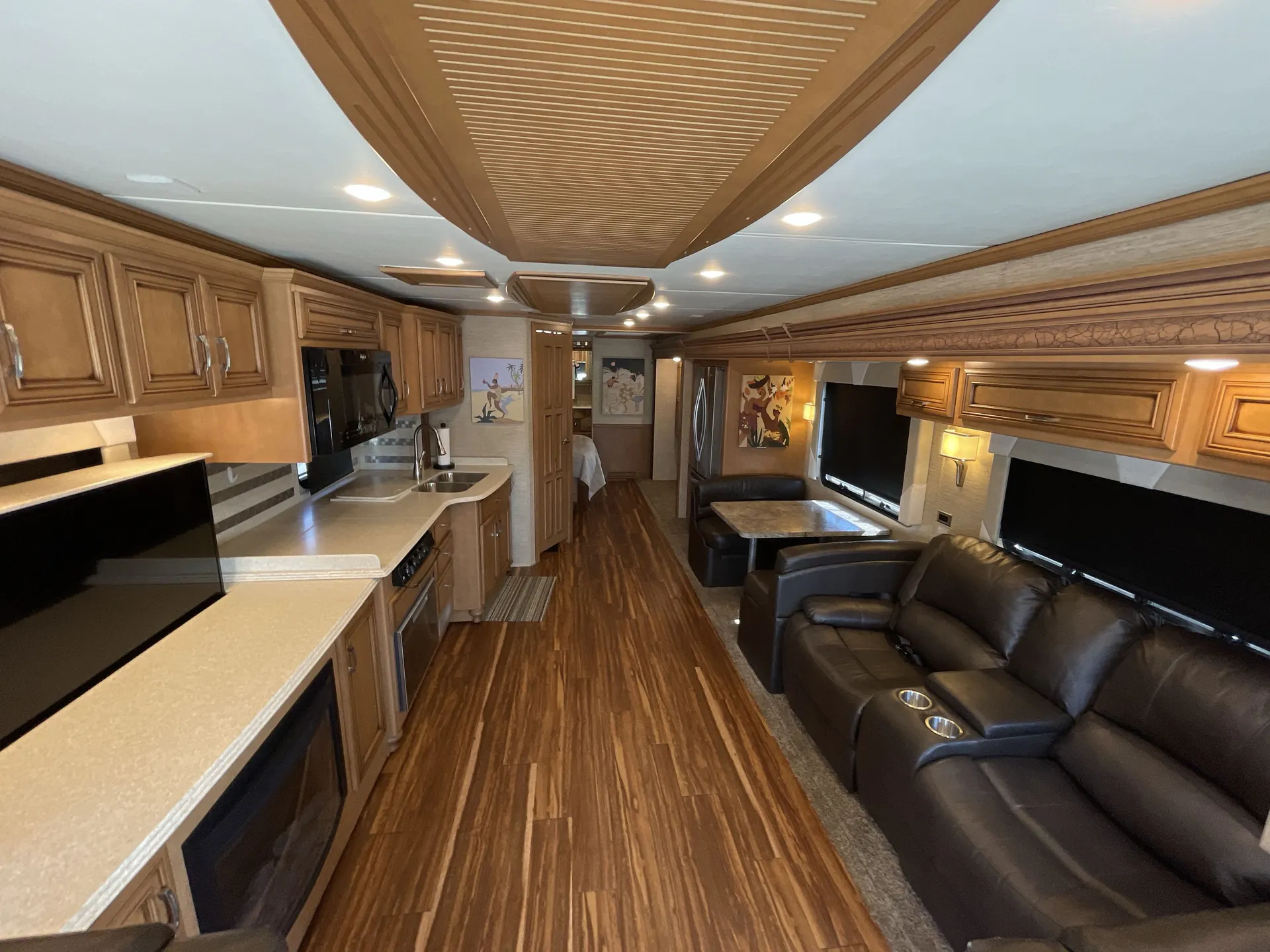 2017 Newmar Ventana 3709 — living area main