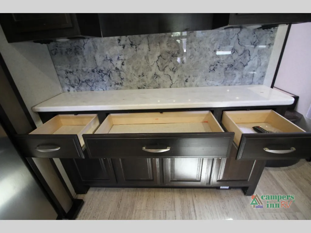 2016 Grand Design Momentum 380TH, Photos photo 57