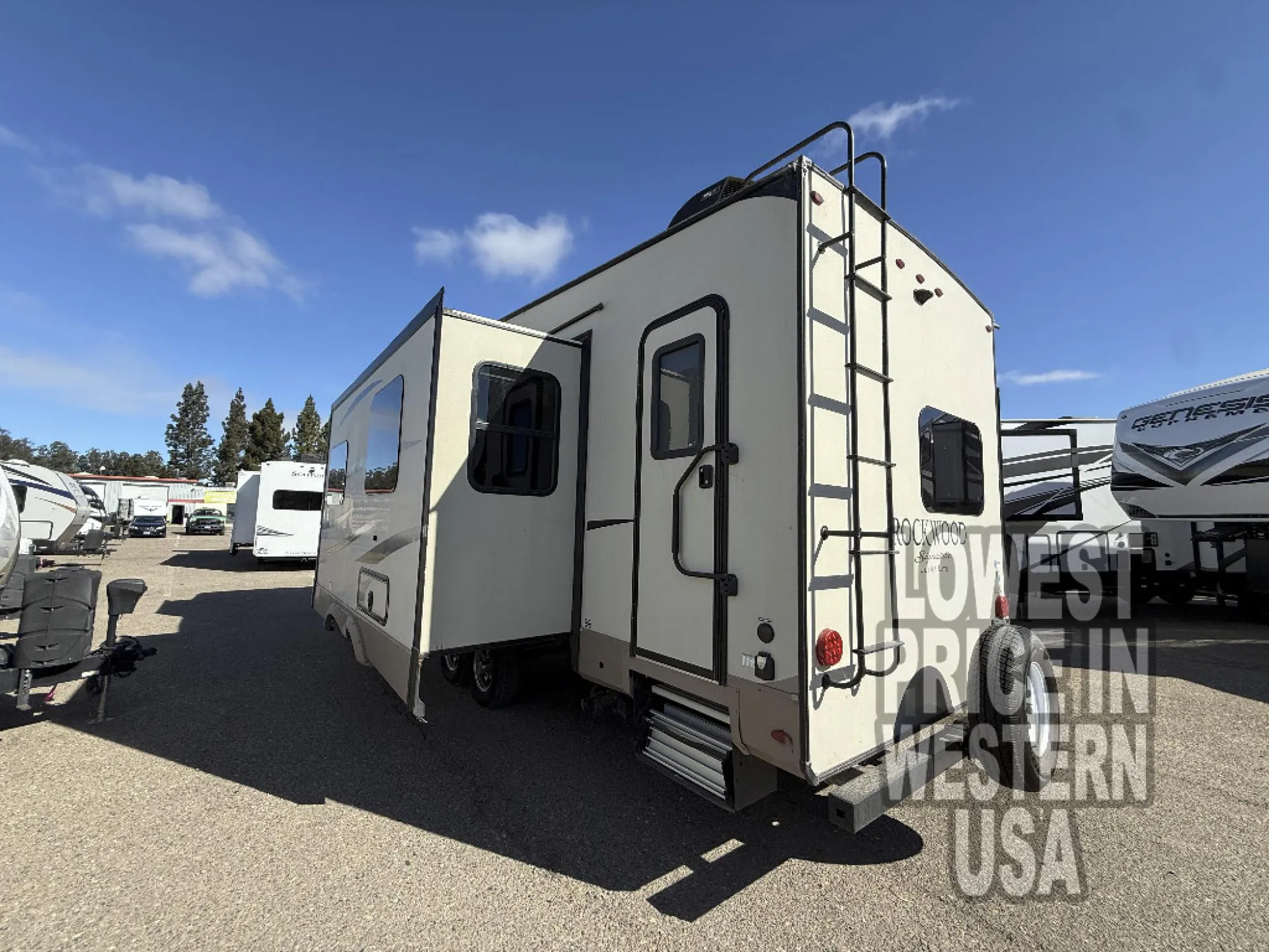 2018 Forest River Rockwood Signature Ultra Lite 8301WS - Photo 4