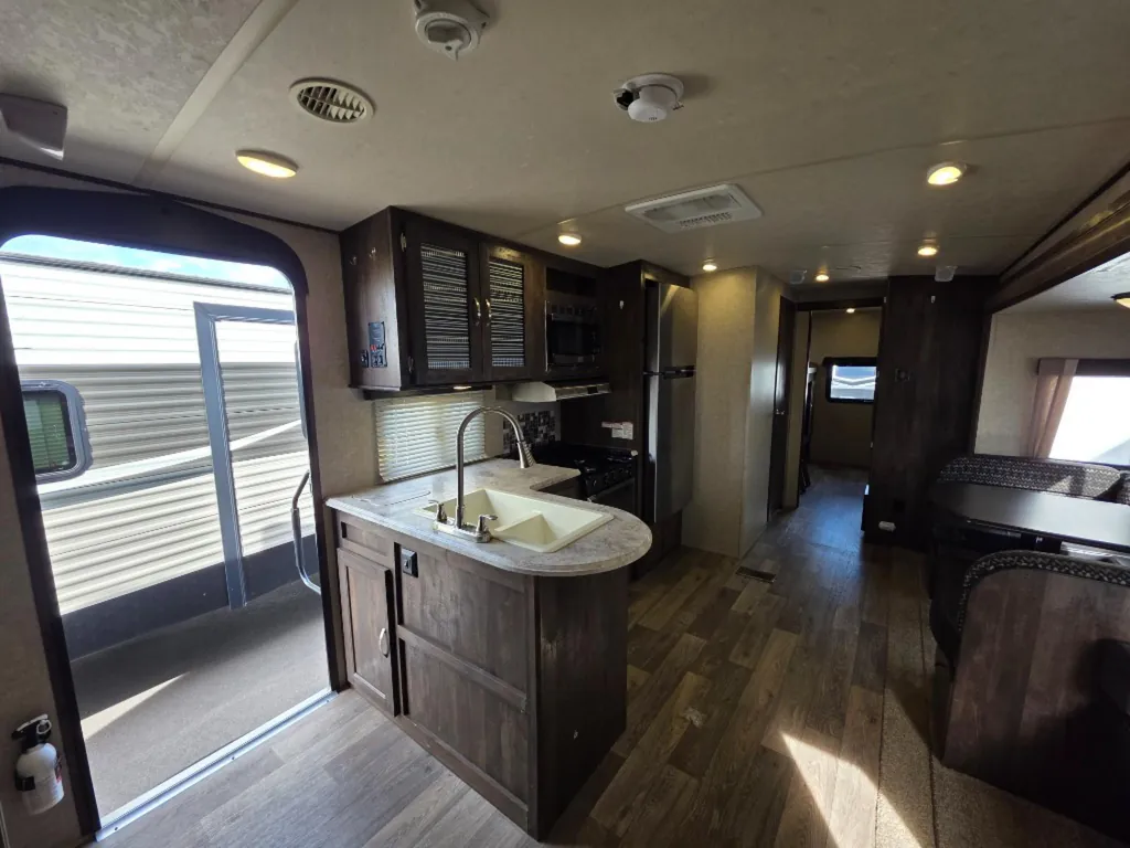 2018 Forest River Vibe 308BHS, Photos photo 19