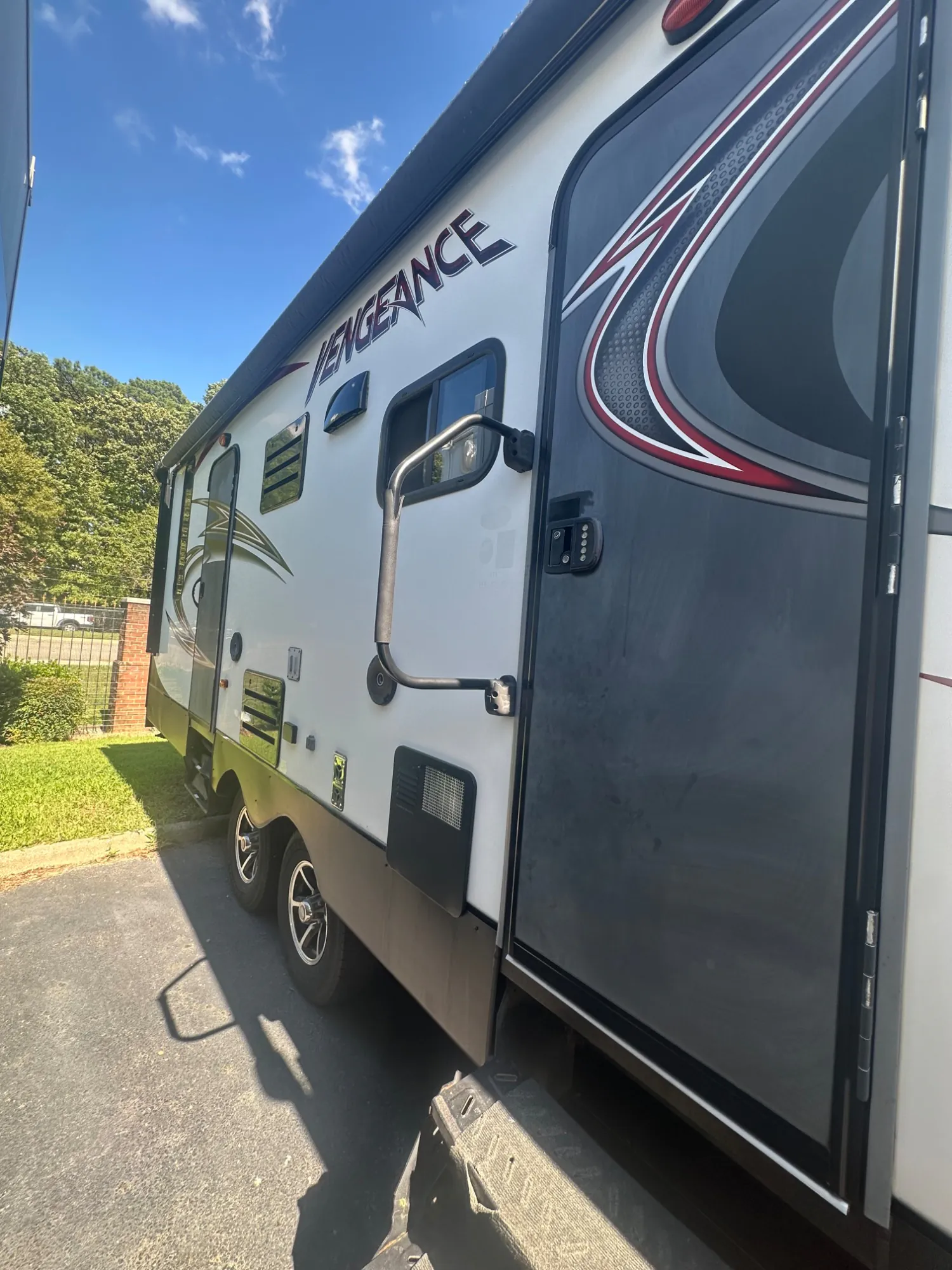 2015 Forest River Vengeance 377V - Photo 4