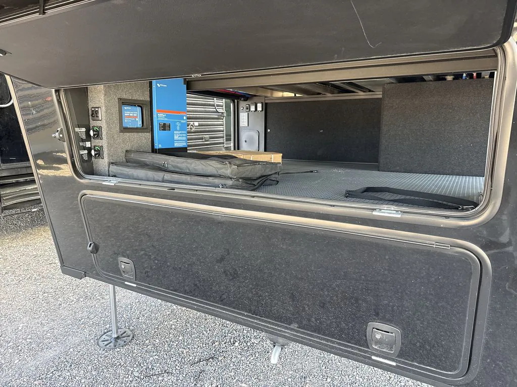 2026 Brinkley Model G 4000, Photos photo 5