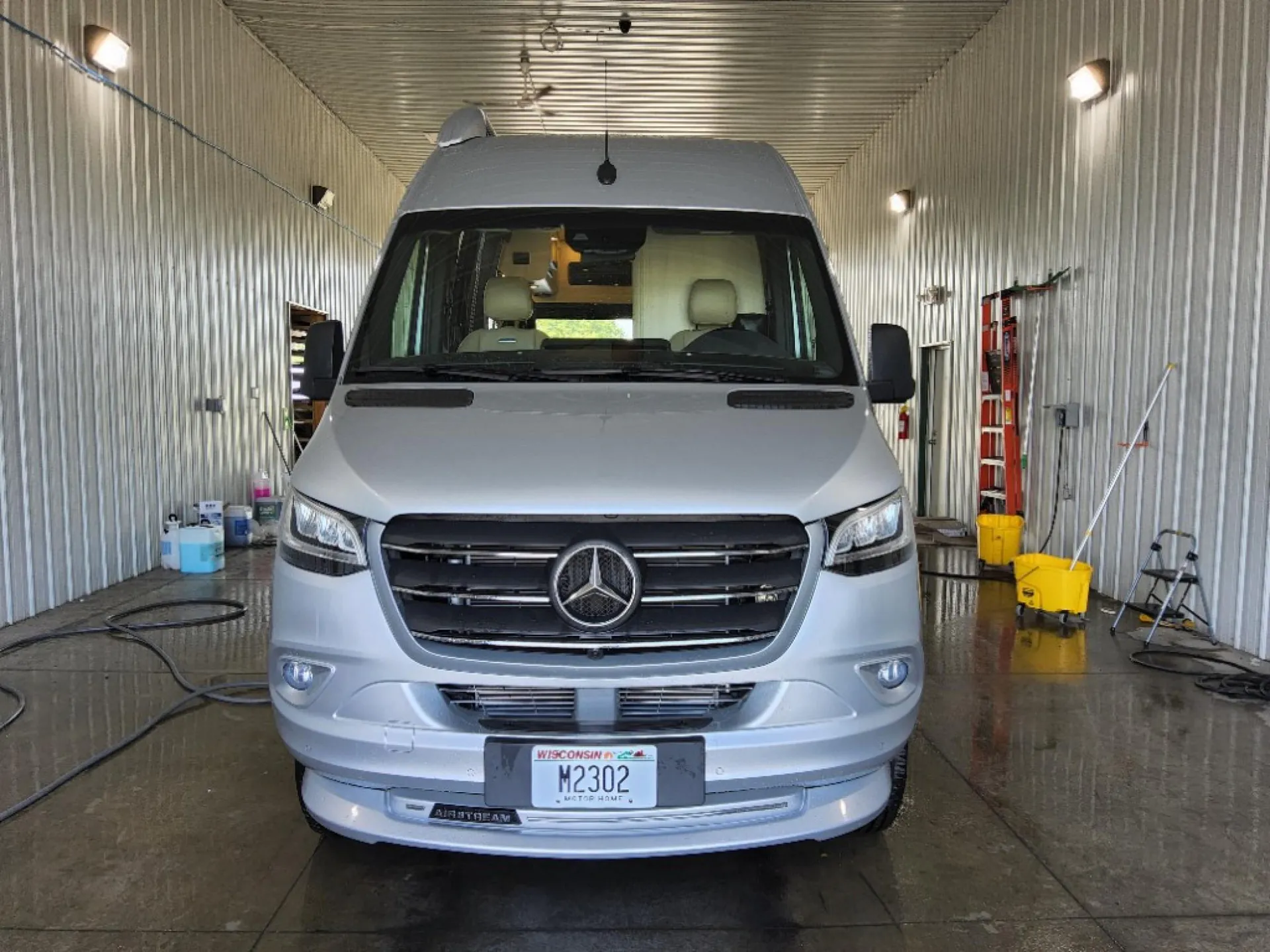 2023 Airstream Interstate 19 4x4 - Photo 4