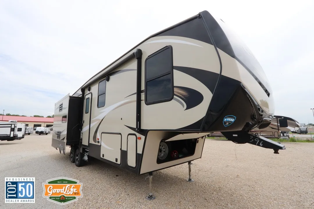 2018 Keystone Cougar 310RLS - Photo 2