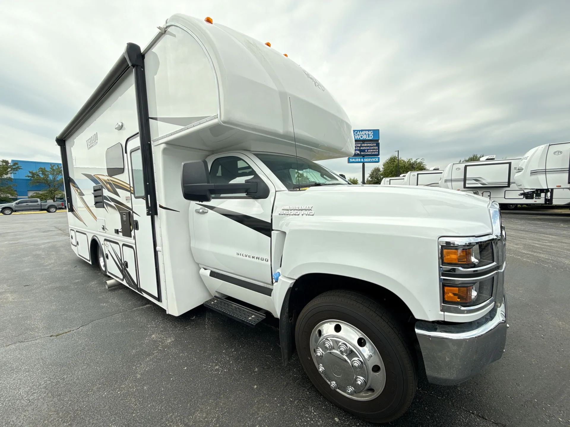 2024 Nexus Verrado 28S - Photo 2