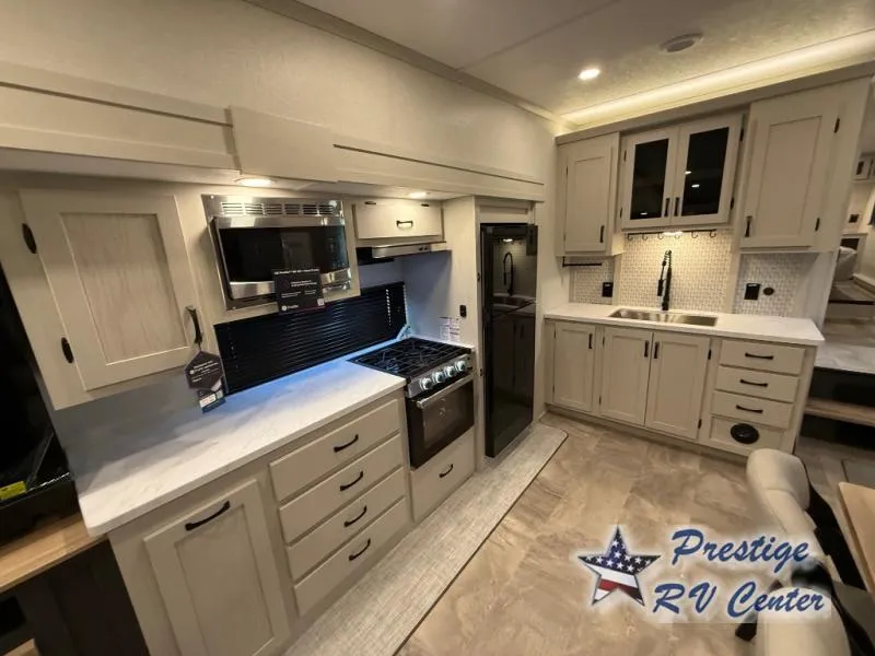 2026 Shasta RVs Phoenix Lite 27BAR - Photo 2
