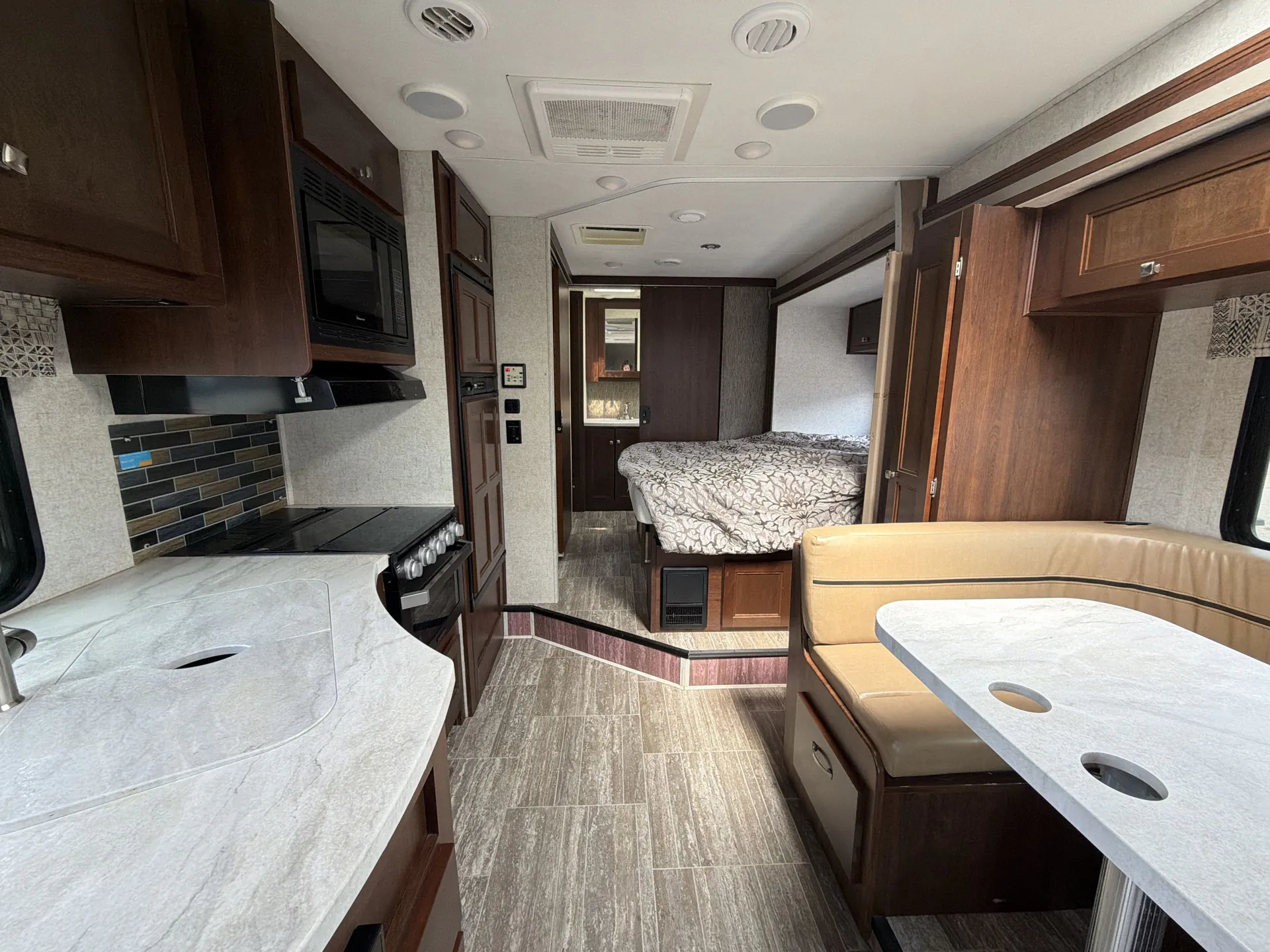 2018 Forest River Sunseeker 2420MS — living area main