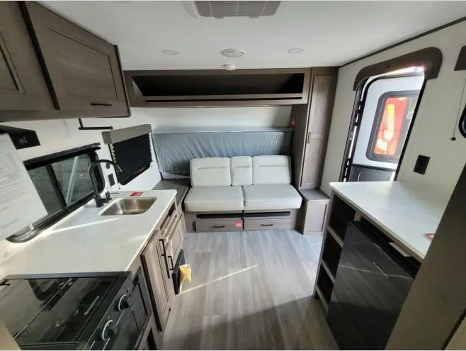 2026 Grand Design Transcend One 131DL - Photo 4