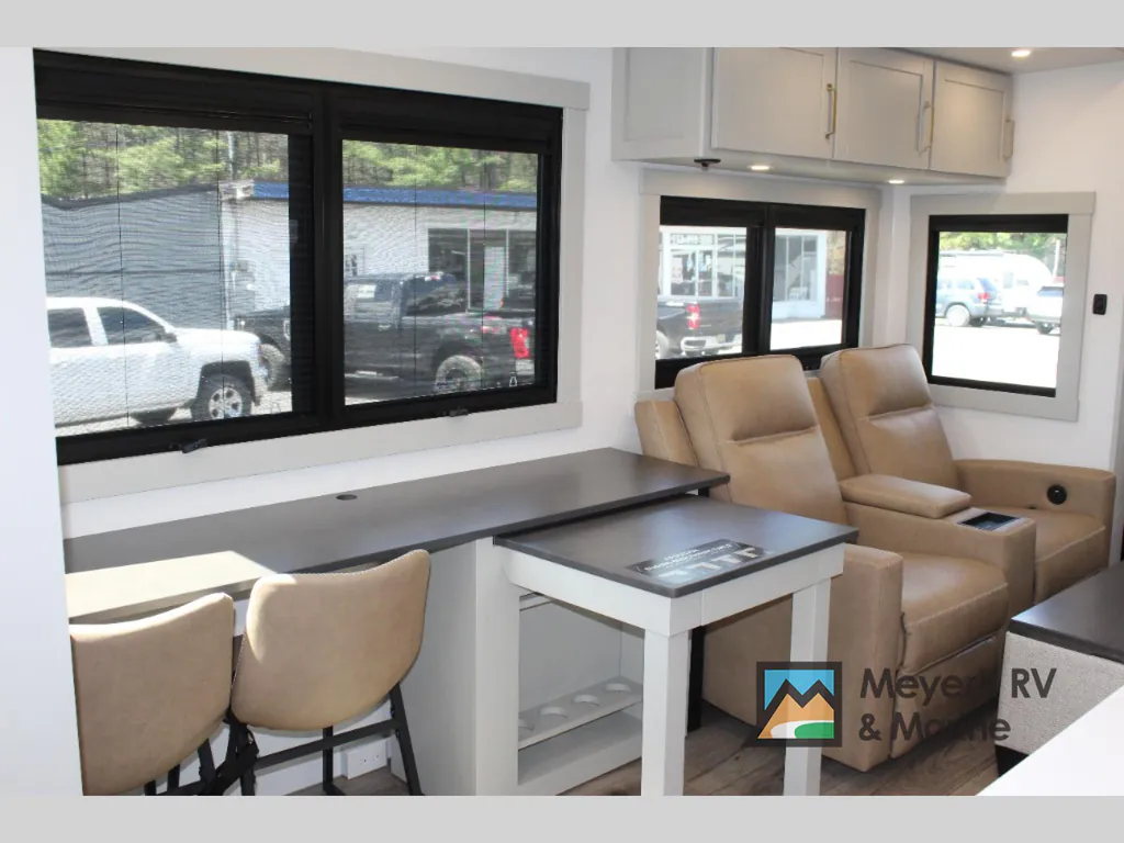 2026 Brinkley Model Z 3600, Photos photo 8