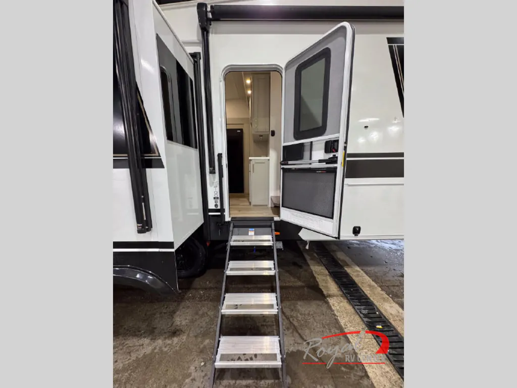 2026 Brinkley Model Z 3100, Photos photo 6