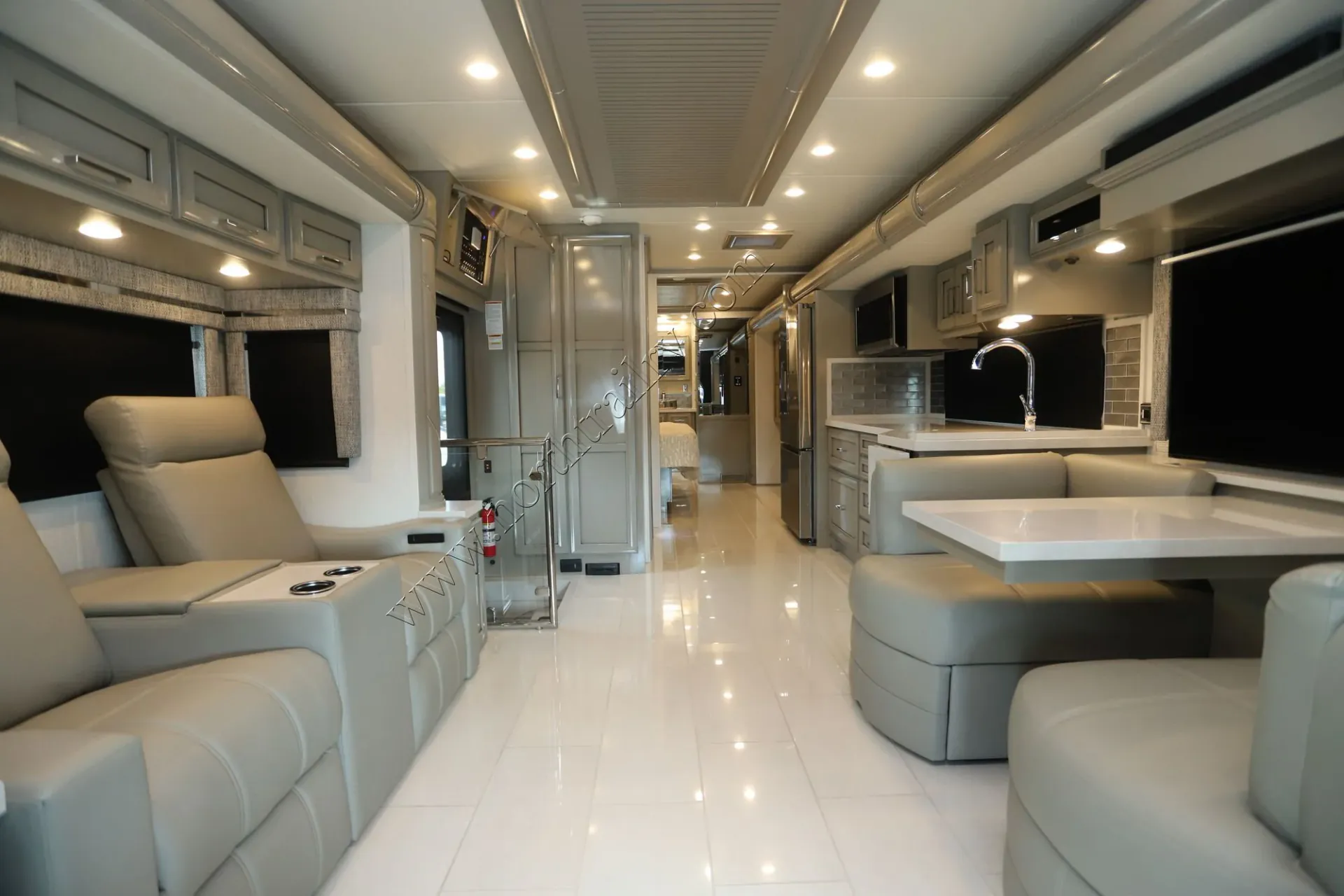 2027 Newmar Supreme Aire 4141 - Photo 4