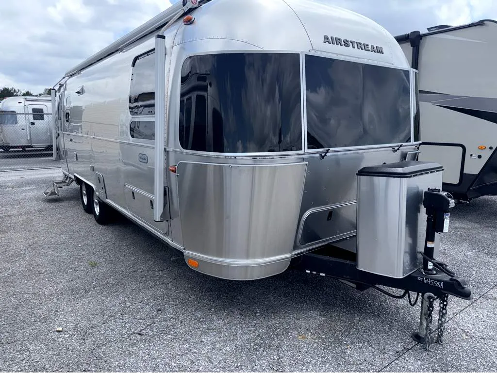 2024 Airstream Globetrotter 27FB - Photo 2