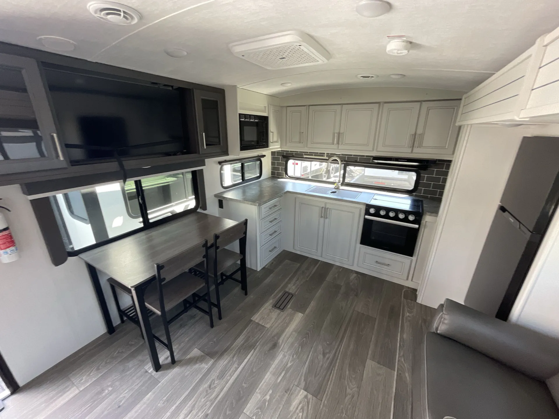2024 Keystone Cougar Half-Ton 25MLE — living area main