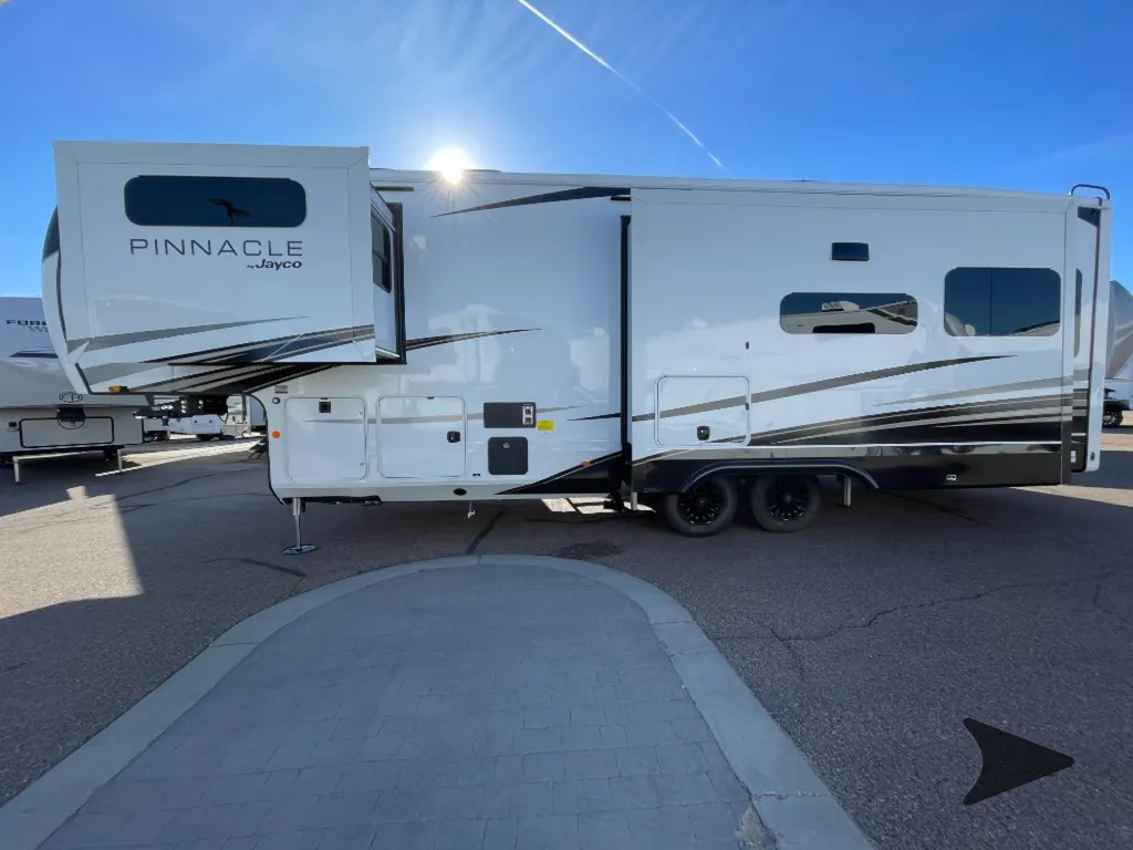 2027 Jayco Pinnacle 32RLTS, Photos photo 10