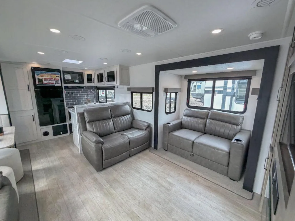 2026 Forest River Solaire 3060RKTS, Photos photo 4