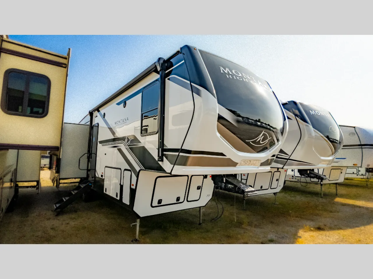 2025 Keystone Montana High Country 325RK - Photo 2