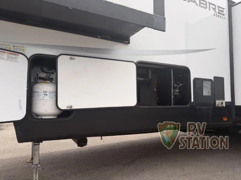 2022 Forest River Sabre 36BHQ - Photo 4