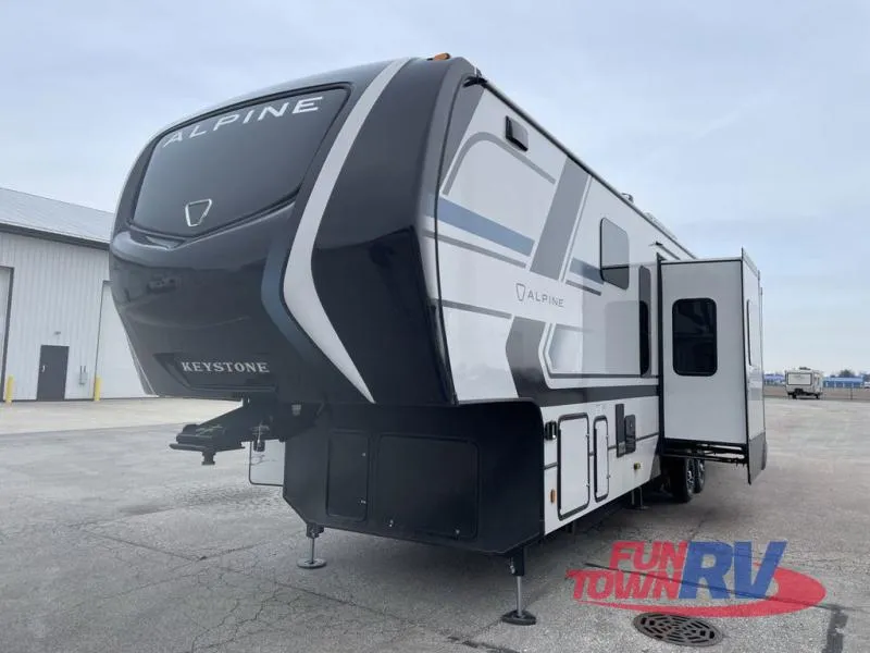 2026 Keystone Alpine 3820FK - Photo 4