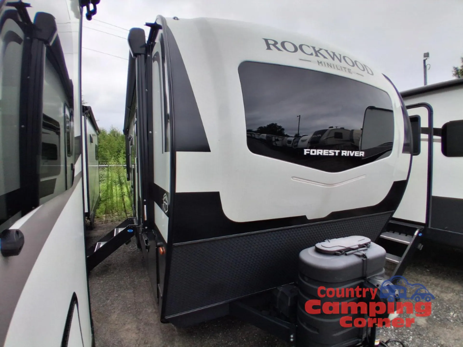 2026 Forest River Rockwood Mini Lite 2513S - Photo 3