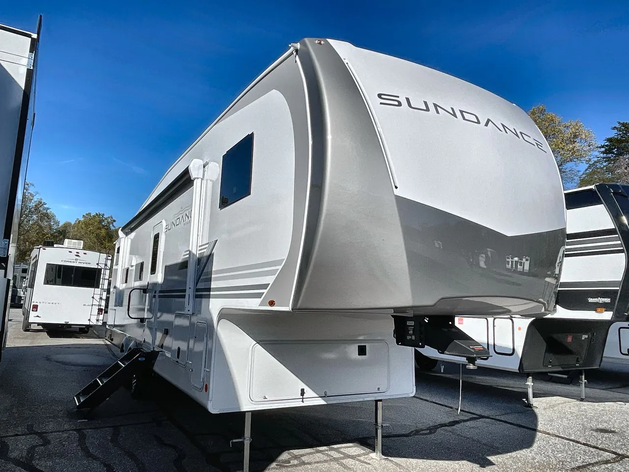 2026 Heartland Sundance XLT 28DB - Photo 2