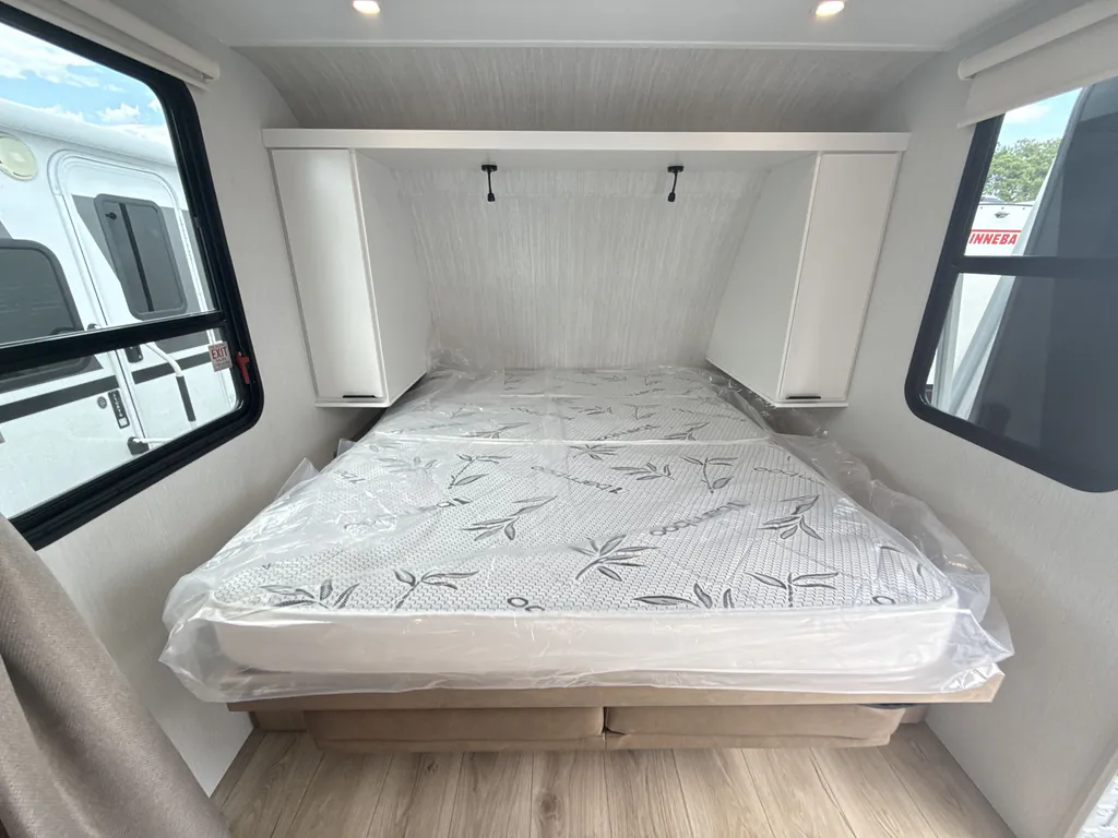 2027 Winnebago Micro Minnie 2108DS, Photos photo 16