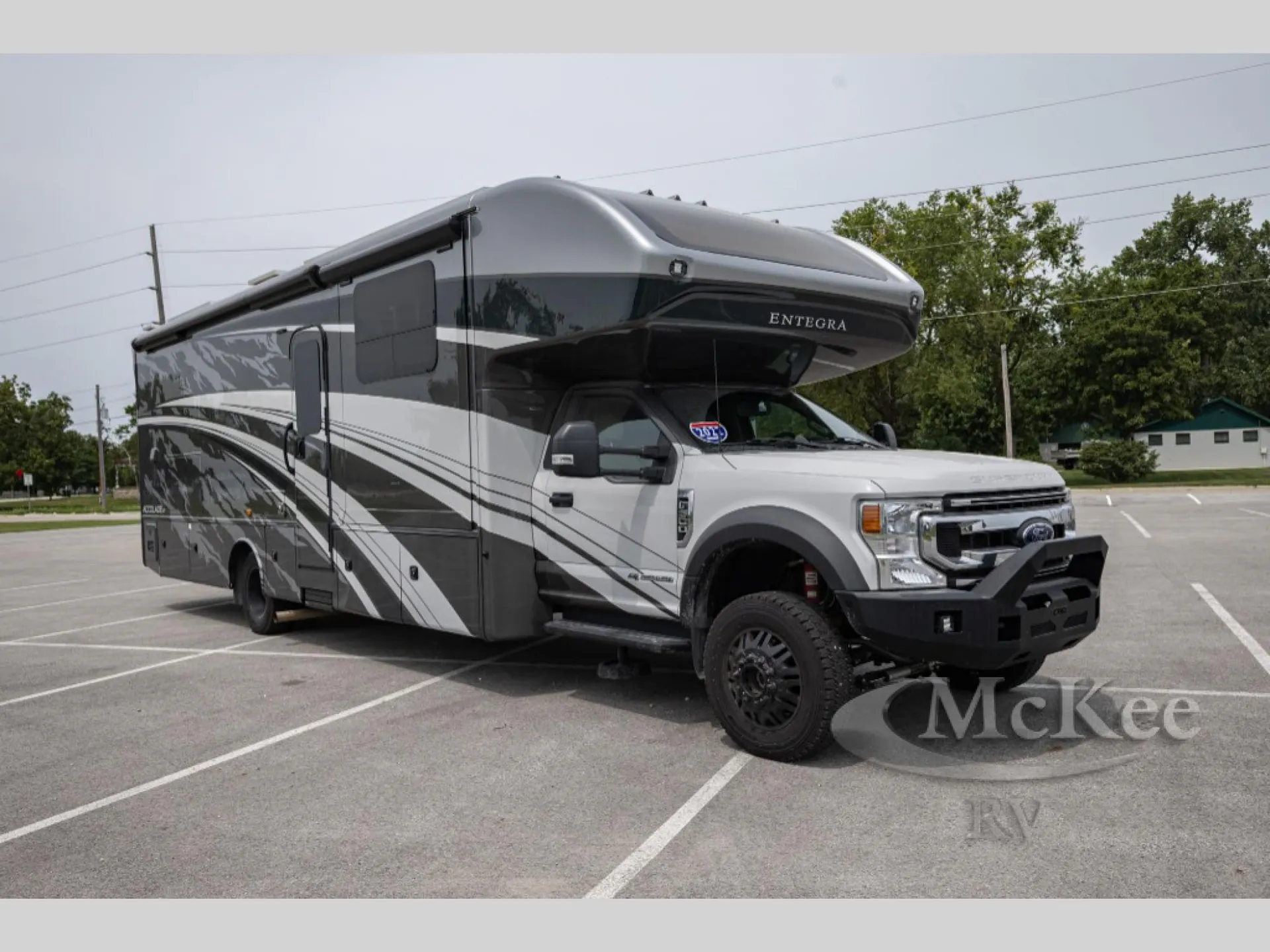 2023 Entegra Coach Accolade XT 35L - Photo 2